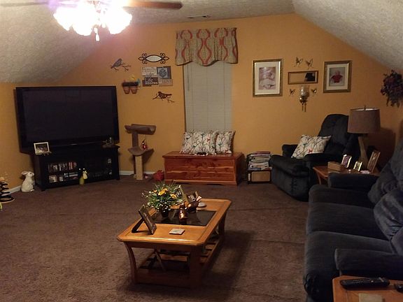 2nd image of 100 Shady Ln