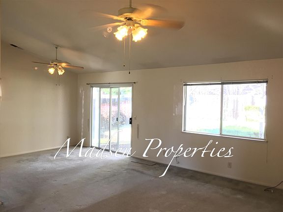 92 Lexington - Living Room / Dining Room