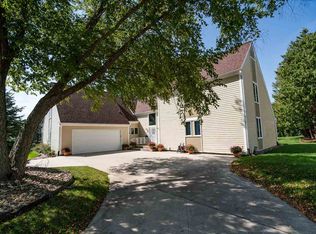 3400 Doral Dr, Waterloo, IA 50701