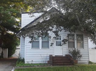 576 Portland Ave, Baldwin, NY 11510