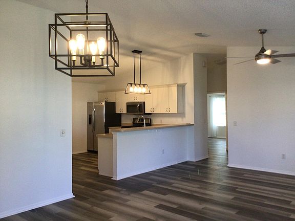 4th image of 788 Blake Ln