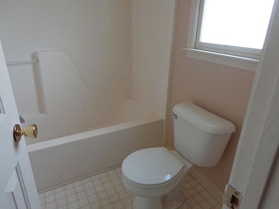 3rd image of 235 Moncrest Dr