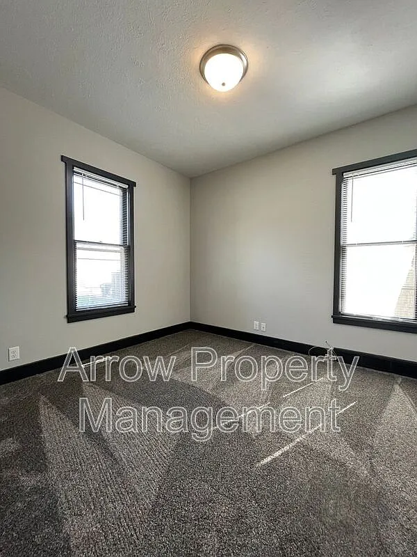 2 bed, 1.0 bath, 840 sqft, $1,200 — Photo 4