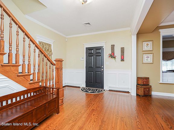 4th image of 535 Craig Ave