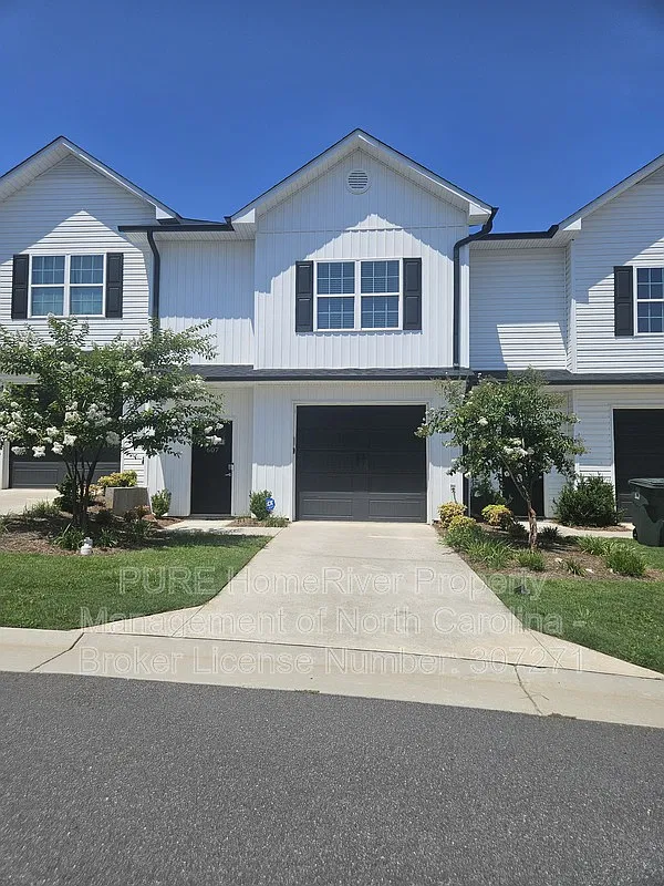 2 bed, 2.5 bath, 1472 sqft, $1,875 — Photo 2