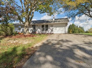 22524 Berry Knolls Dr, Cambridge Springs, PA 16403