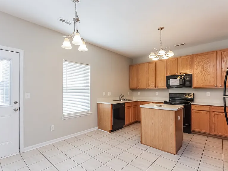 4716 Potters Glen Rd — Photo 6