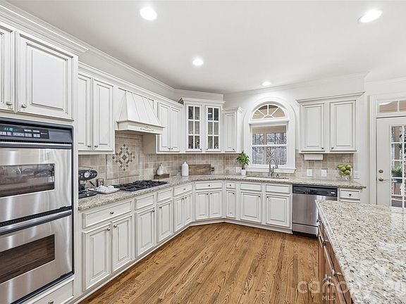 5th image of 17142 Harcombe Dr