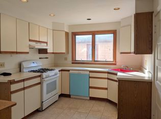 17 Cleveland St, Somerville, MA 02143