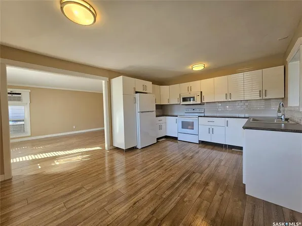 1971 99th STREET, North Battleford, SK S9A 0S1