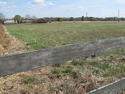 3rd image of 1020 Johnsville Brookville Rd