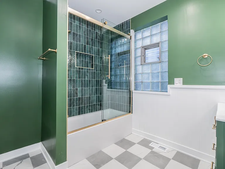 1711 W Henderson St #1 — Photo 16