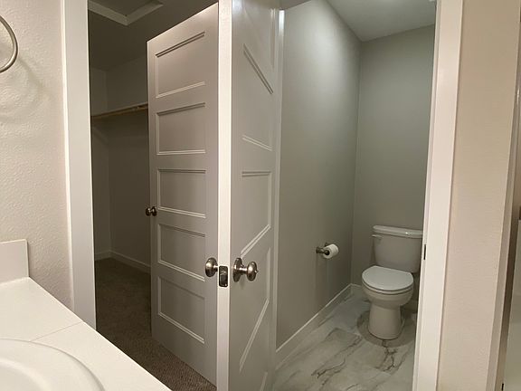 master bedroom toilet