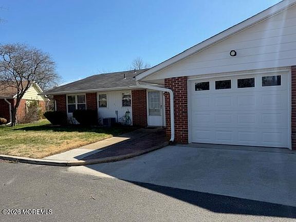 3rd image of 293B Malvern Court