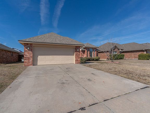 2nd image of 3905 Kensington Dr