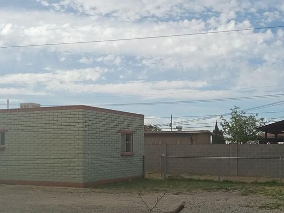 2nd image of 250 N Westmoreland Ave