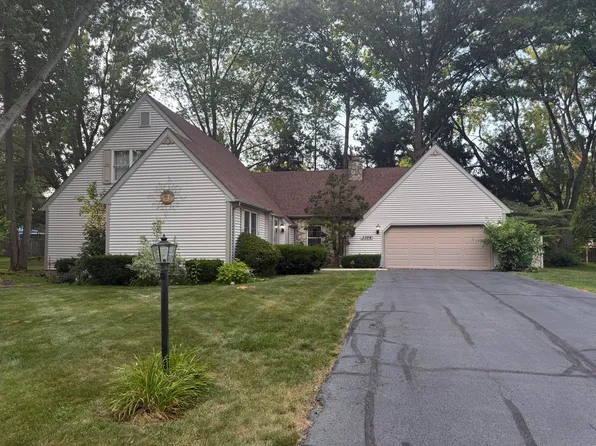 2054 Chippenanuck Ct, Valparaiso, IN 46385