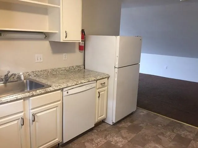 2 bed, $2,700 — Photo 2