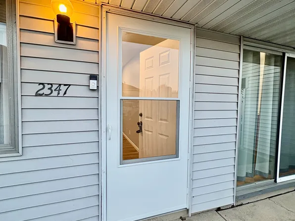 2347 Carnation Dr, Crest Hill, IL 60403