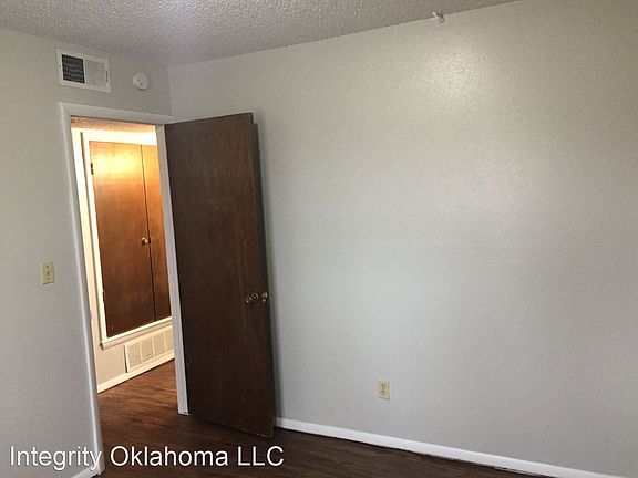 2nd image of 3909 N Rockwell Ave #227