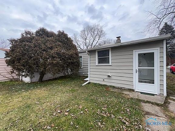 3rd image of 1350 Stanwix Dr