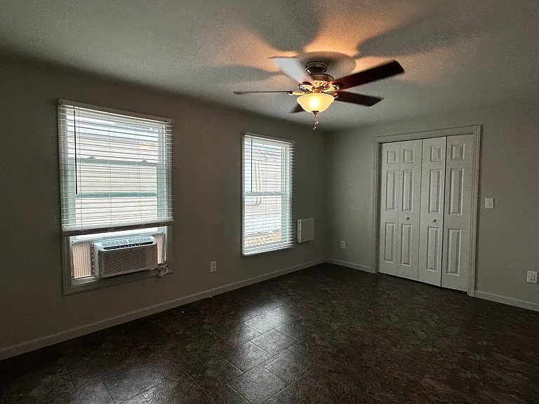 5004 Oakland Hills Ave — Photo 14