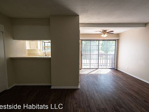 4th image of 5315 Colodny Dr Unit 9