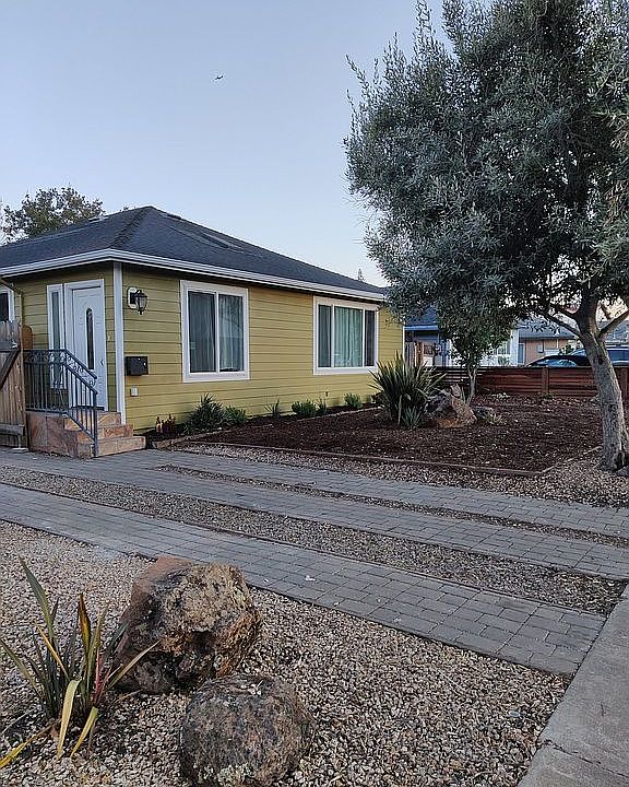 1st image of 958 10th Ave