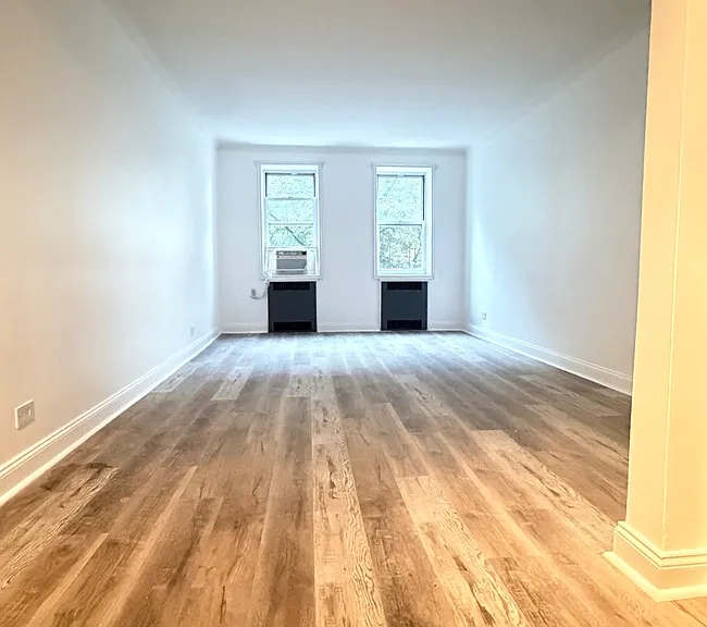 6389 Saunders St #2H — Photo 12