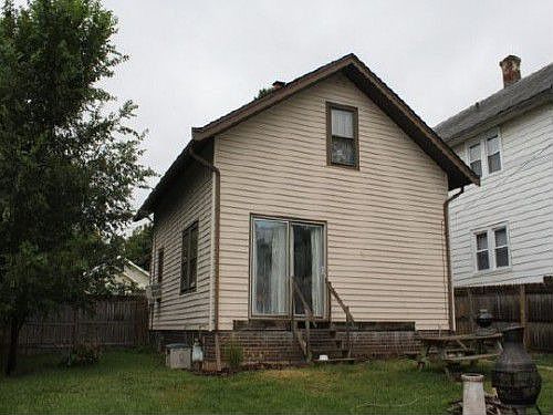 2nd image of 2233 16th Ave