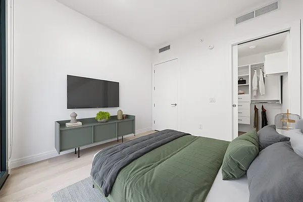 Rented by Nooklyn NYC LLC | media 11