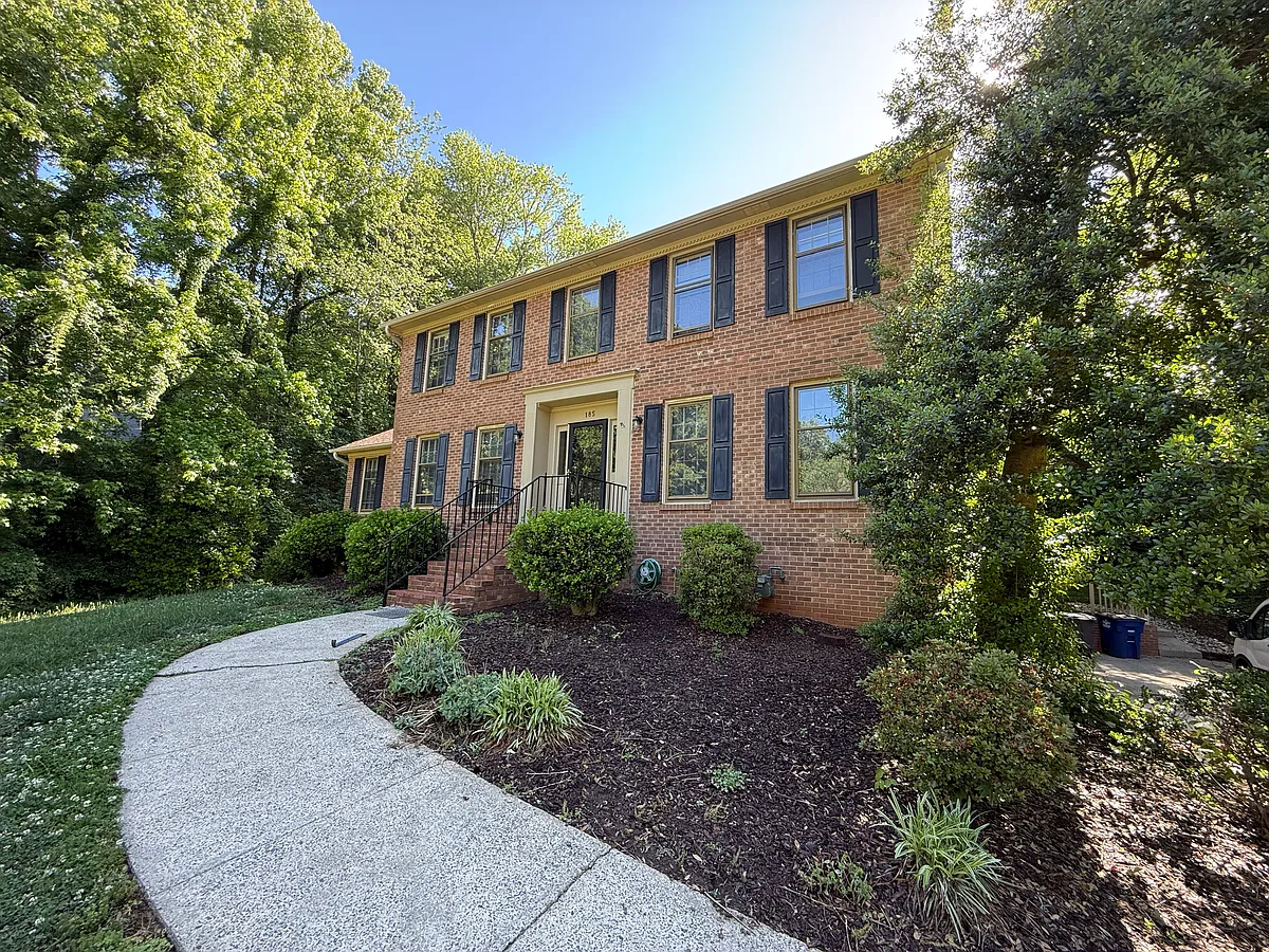 Building Photo - 185 Heatherton Way