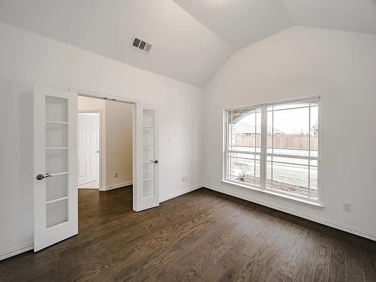 504 Waters Way — Photo 14