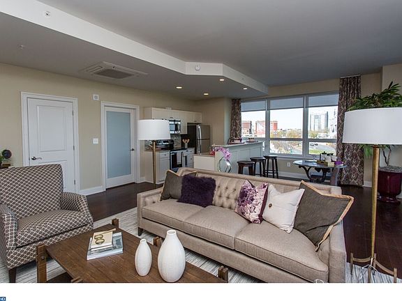 4th image of 21 N Columbus Blvd #717