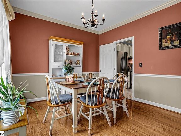 3rd image of 105 Ramble Rose Ct