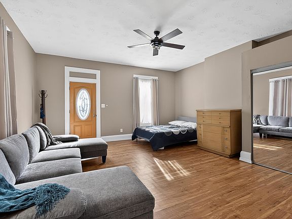 2nd image of 328 Bush St