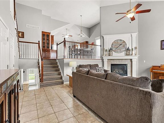 4th image of 603 Bradford Ct