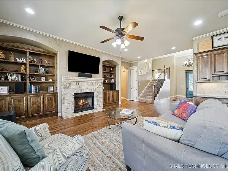 11285 S 73rd Pl E — Photo 12