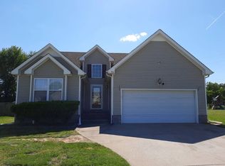 952 Cindy Jo Ct, Clarksville, TN 37040