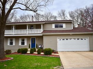 1523 Towne Dr, Ballwin, MO 63011