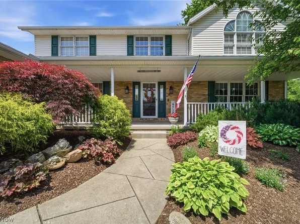 6915 Harbor Dr NW, Canton, OH 44718