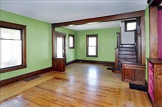 4th image of 112 Union St N