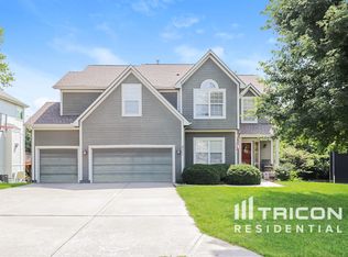 2111 SW Feather Ridge Rd, Lees Summit, MO 64082