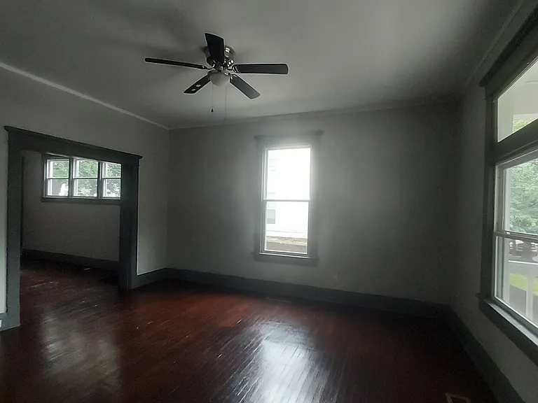 279 Hudson Ave — Photo 6