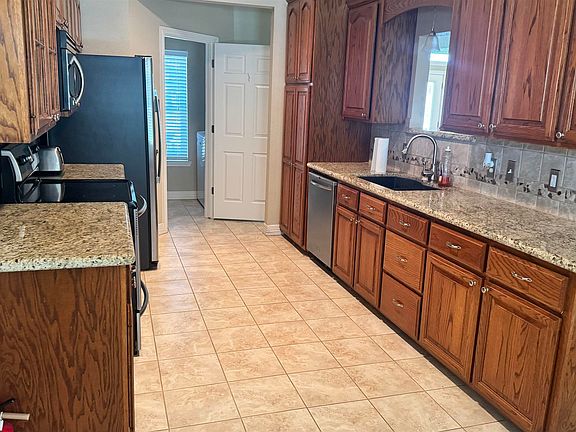 5th image of 892 Suncrest Dr