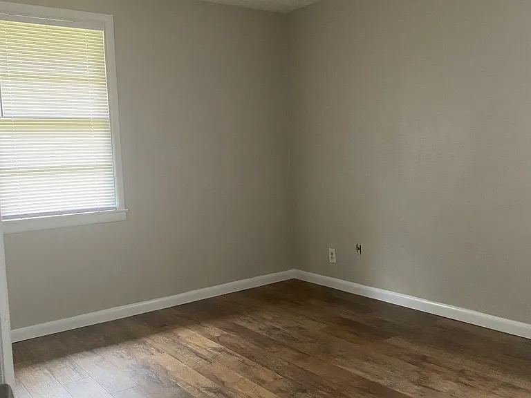 1128 Garland St — Photo 9