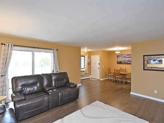 4th image of 60 Richmond Blvd Unit 2B