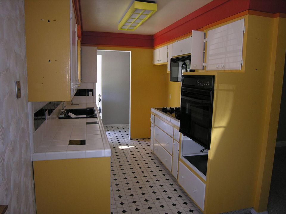 2nd image of 19339 Hillsdale Dr