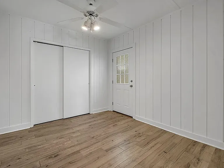 2613 Summerwood Ave — Photo 9