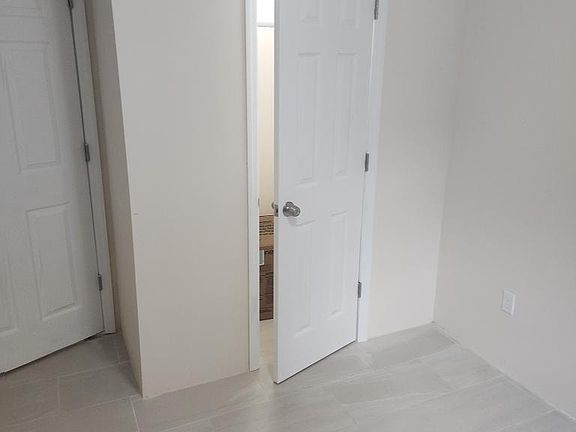 3rd image of 1055 Teller Ave #3